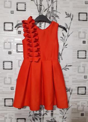 Яскрава червона сукня з рюшами на 3-4 роки