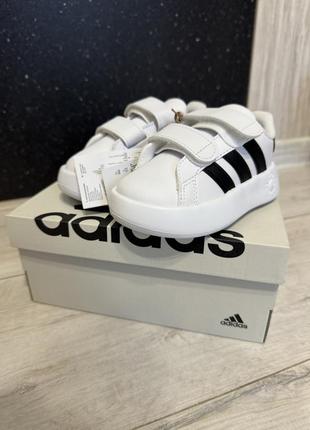 Кросівки дитячі adidas