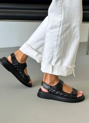 Чорні стьобані жіночі босоніжки сандалі на липучках з натуральної шкіри шкіряні босоніжки з липучками стьобані