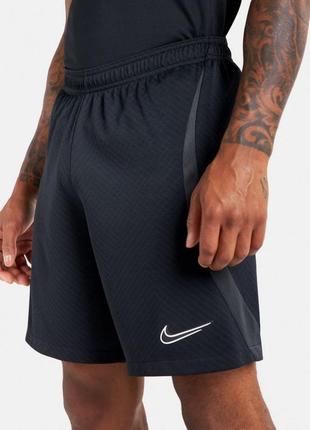 Спортивные шорты nike dri-fit size m original