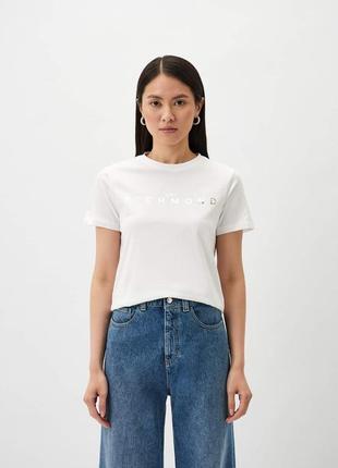 Жіноча футболка john richmond білого кольору.