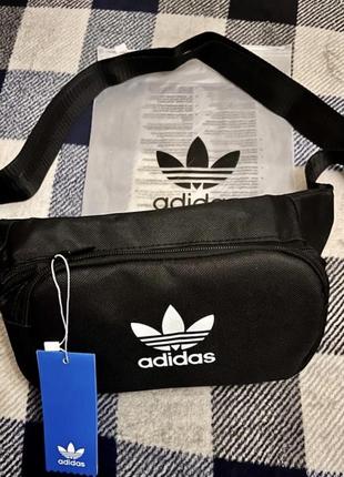 Бананка adidas черная