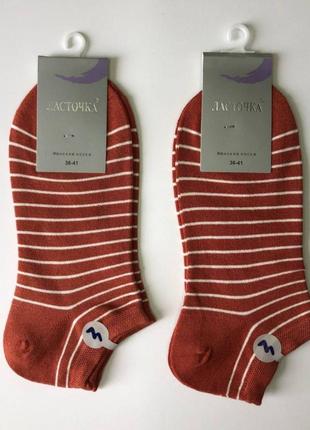 Жіночі короткі шкарпетки ластівка