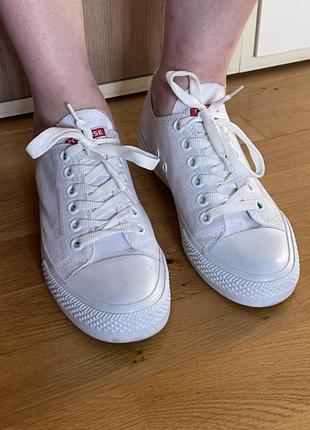 Білі жіночі кеди кросівки від converse3 фото