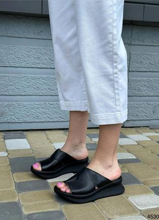 Шлепанцы кожаные женские черные