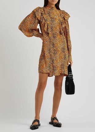 Леопардовое оранжевое платье с рюшами ganni