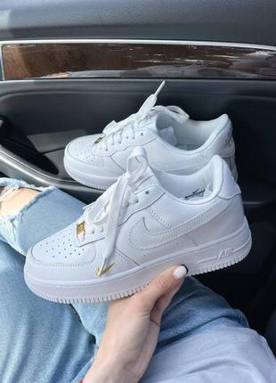 Кросівки жіночі демісезонні air force 1 swoosh white білий колір шкіра  36/40/41