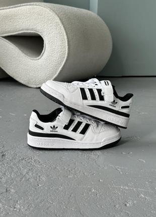 Adidas forum low white/black