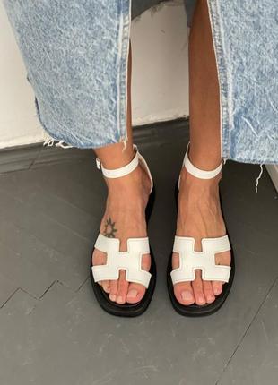 Босоніжки жіночі