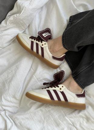 Трендовые женские кроссовки adidas samba x wales bonner pony cream bordo молочные6 фото