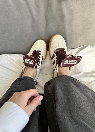 Трендовые женские кроссовки adidas samba x wales bonner pony cream bordo молочные3 фото