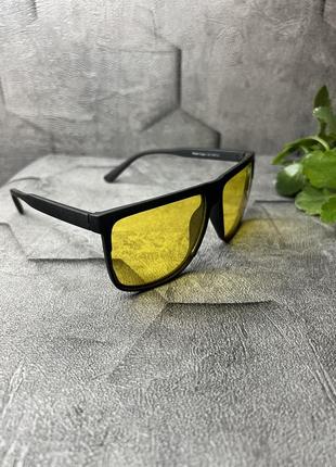 Сонцезахисні чоловічі окуляри