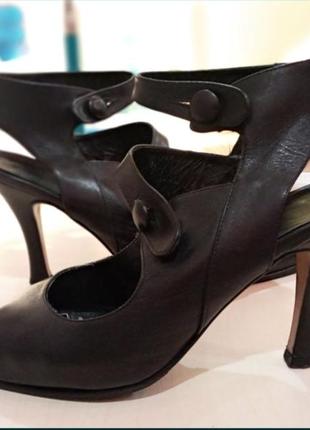 Туфли итальялия 37 р.женские кожаные,туфлы женс жа италия, босоножки на шпильке