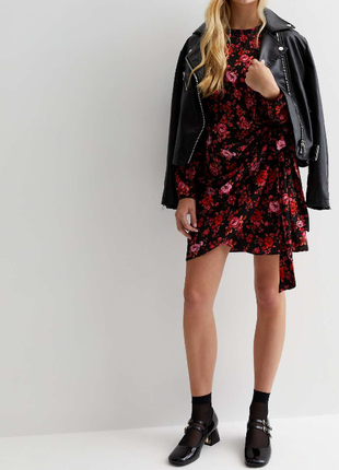 Черная мини-платье с цветочным принтом, имитация узла, new look