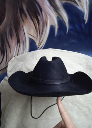 Чоловічий ковбойський капелюх