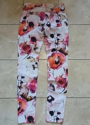 Стрейчевые брюки джинсы 27/32 pierre cardin skinny яркий цветочный принт штаны3 фото