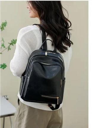 Жіночий рюкзак чорний міський 30*24 см на блискавці зі штучної шкіри