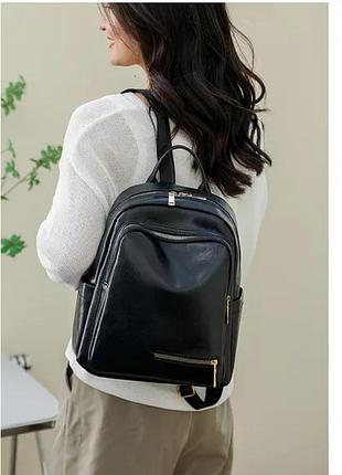 Жіночий рюкзак чорний міський 30*24 см на блискавці зі штучної шкіри
