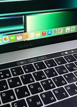 Ноутбук apple macbook pro 15" retina touch bar акб 100% стан нового2 фото