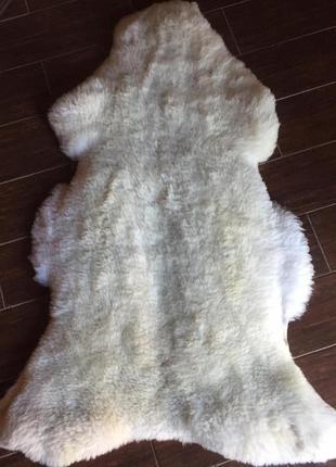 Натуральна хутряна накидка з овечої шкіри біла 1.30 см*55 см.