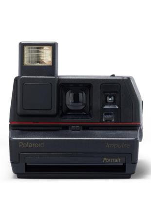 Вінтажний фотоапарат миттєвого друку чорний polaroid 600 impulse portrait (refurbished)