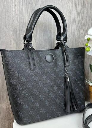 Женская сумка с брелком венчиком стиль guess черная