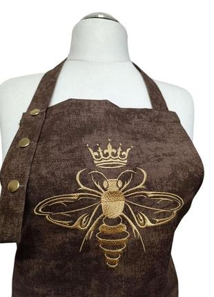 Фартук женский для готовки с вышивкой пчела onesize коричневый 00136