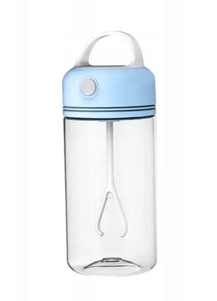 Бутылка для воды с шейкером на батарейках 380 мл с ручкой прозрачная `gr`