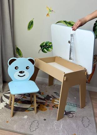 Дитячий блакитний столик з відкидною стільницею та блакитним стульчиком у виляді медведя