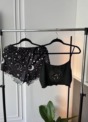 Чорний комплект піжама з місяцем (топ, шорти)