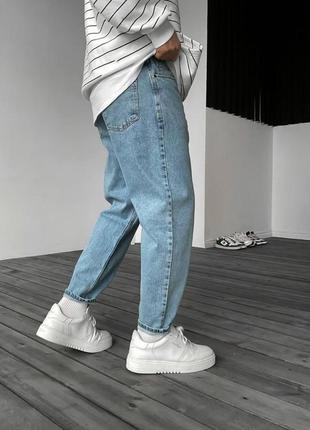 Чоловічі стильні джинси мом