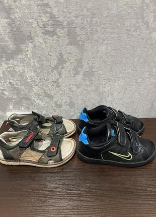 Фирменные кроссовки + кожаные босоножки на мальчика. 26 размер( 16,5 см.,)