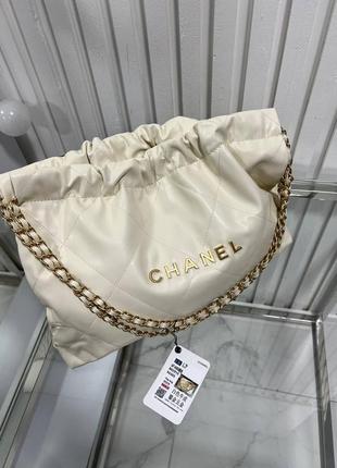 Кожаная сумка в стиле chanel