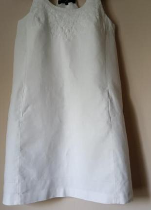 Міні- сукня з білого льону з білою вишивкою та мережкою.next.8.та сама культова маленька біла сукня тепер може бути ваша.