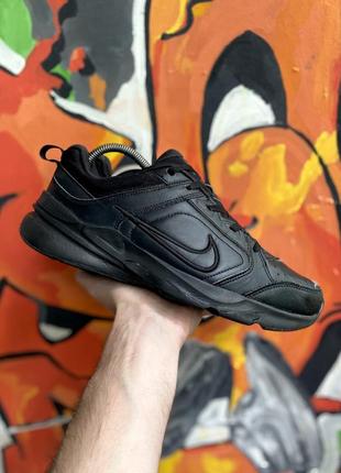 Nike кроссовки 43 размер кожаные чёрные оригинал