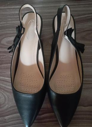 Туфли женские лодочки на низком каблуке 41 размер бренда valentino
