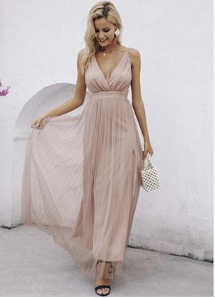 Довга фатинова повітряна сукня пудрового кольору від бренду simplee