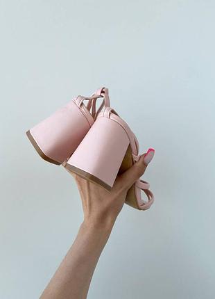 Жіночі пудрові, світло рожеві, босоніжки на підборах, на каблуку з екошкіри3 фото