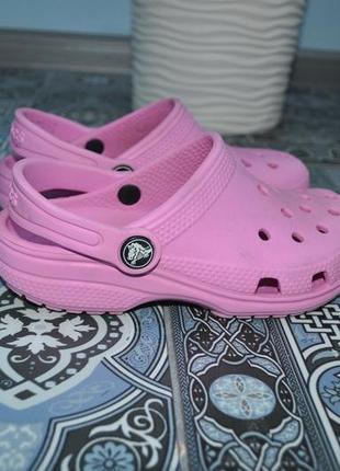Розовые кроксы crocs c12