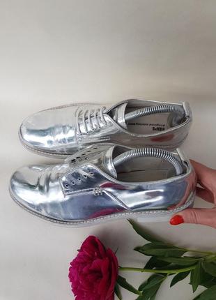 Супер ефектні срібні сріблясті блискучі сяючі італійські туфлі hope