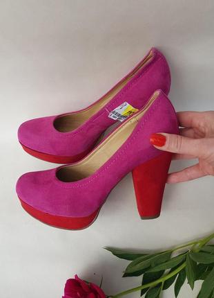 Шикарные красочные яркие туфли catwalk
