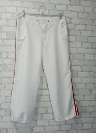 Белые бриджи с карманами, низ стягивается "madonna " 48-50 р