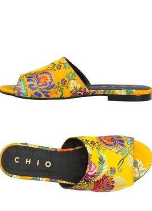 Красивые, стильные шлепанцы chio от бренда anthropologie,оригинал.