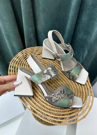 Круті босоніжки з натуральної шкіри 120