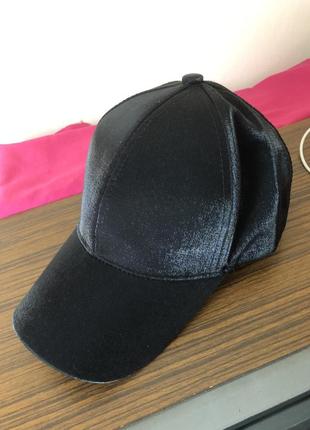 Новая черная женская кепка