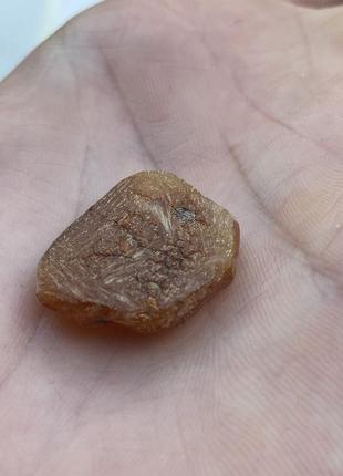 Бурштин необроблений камінь натуральний бурштин 19*15*05 мм