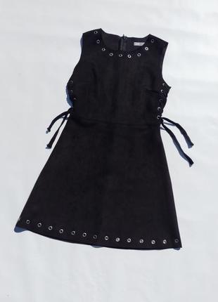 Замшевое чёрное мини платье со шнуовкой mango