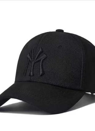 Кепка унисекс черного цвета