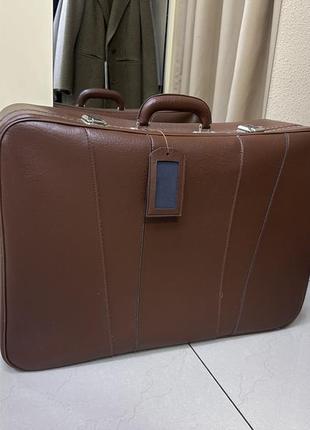 Винтажный кожаный чемодан саквояж