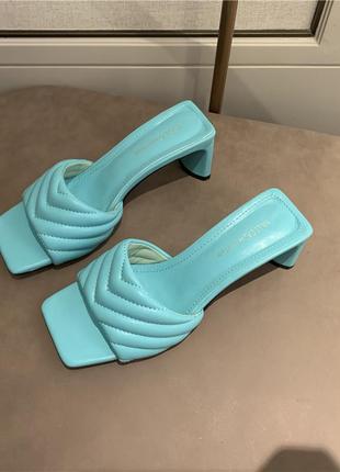 Брендові жіночі босоніжки7 фото